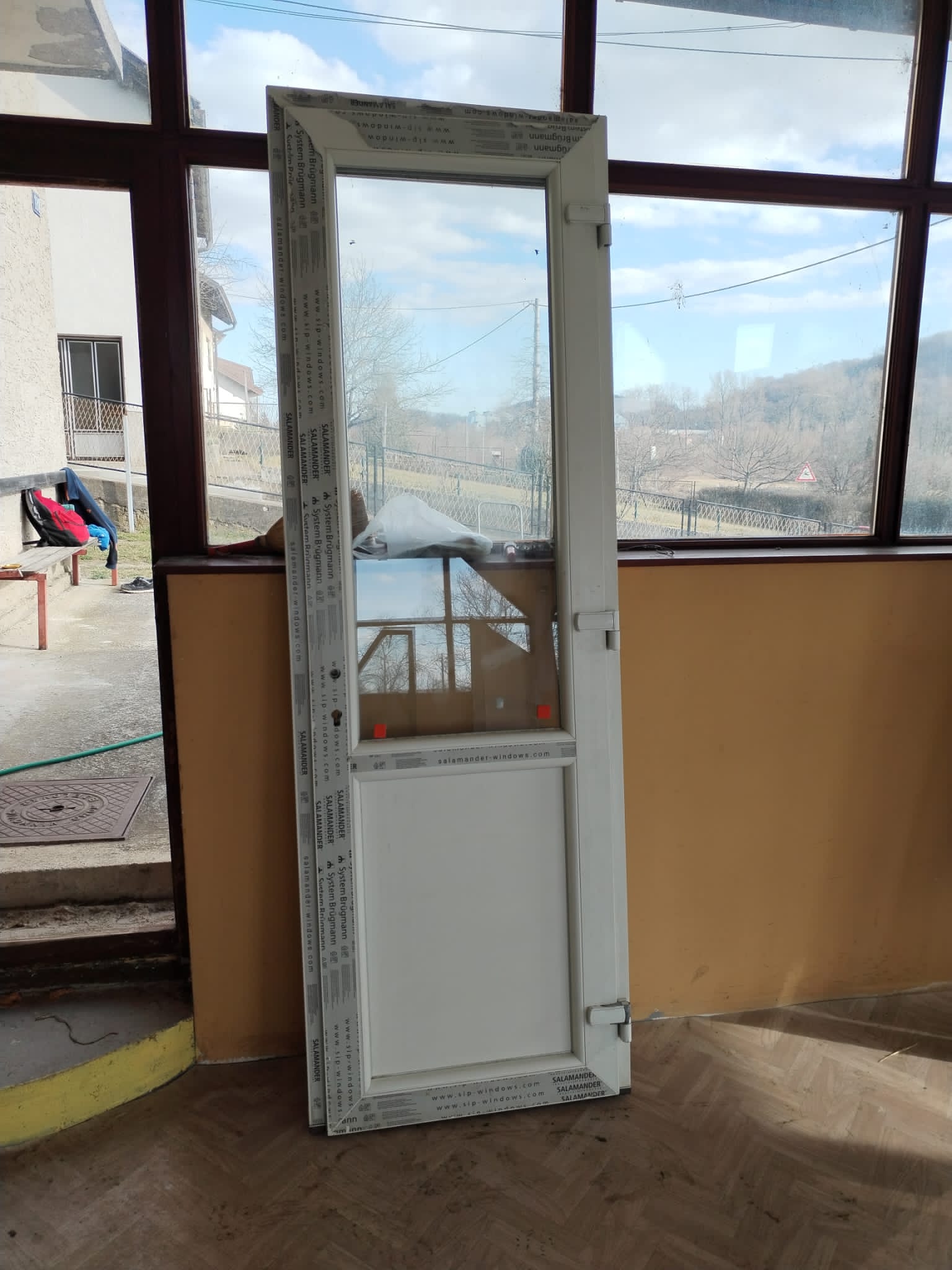 018 77x231.5, 4, panti oštećeni 190,03